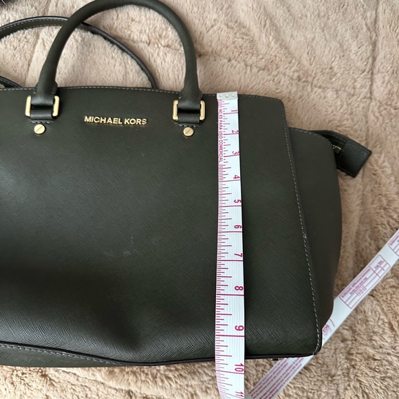 Michael Kors handbag - Picture 9 of 10